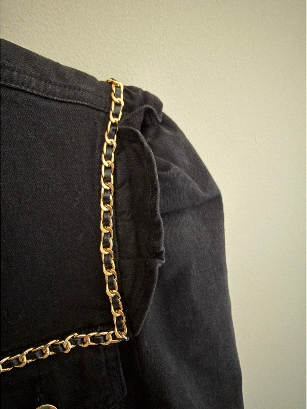 S Generation Love black jacket w/ gold embellishment - Picture 4 of 6